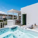 Terra Oliva Milos
