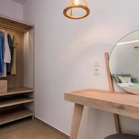 Terra Oliva Milos Lägenhetshotell 4*